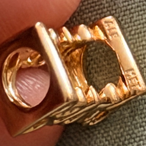 Authentic Besos Script Charm - Picture 5 of 5